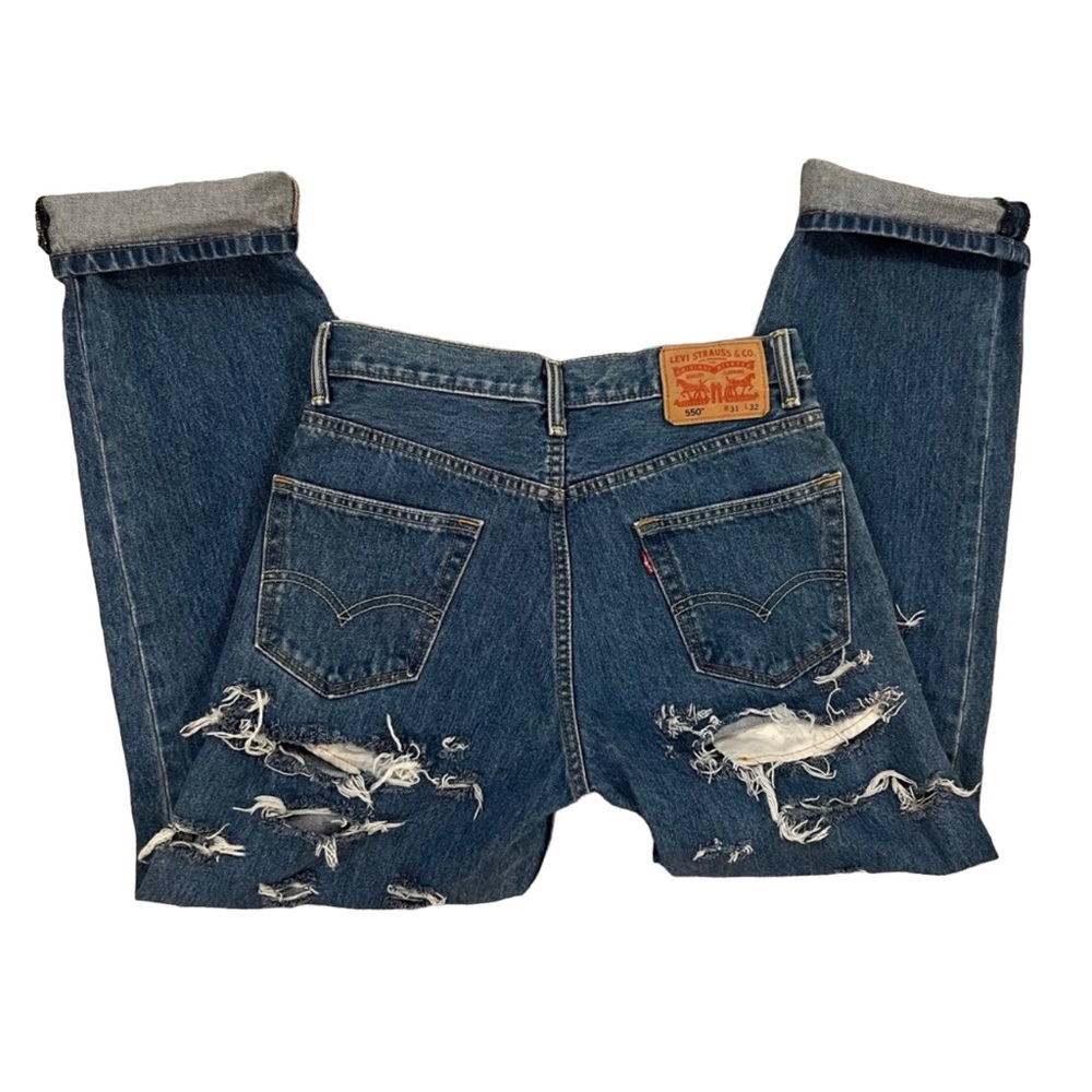 Levi’s 550 Ripped Cheeky Jeans